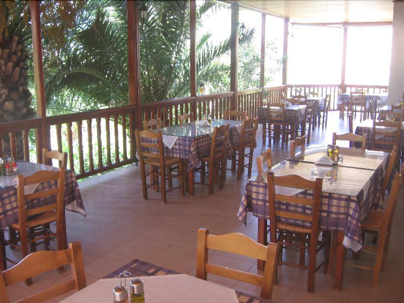 דמנוני Ammoudi Hotel מראה חיצוני תמונה