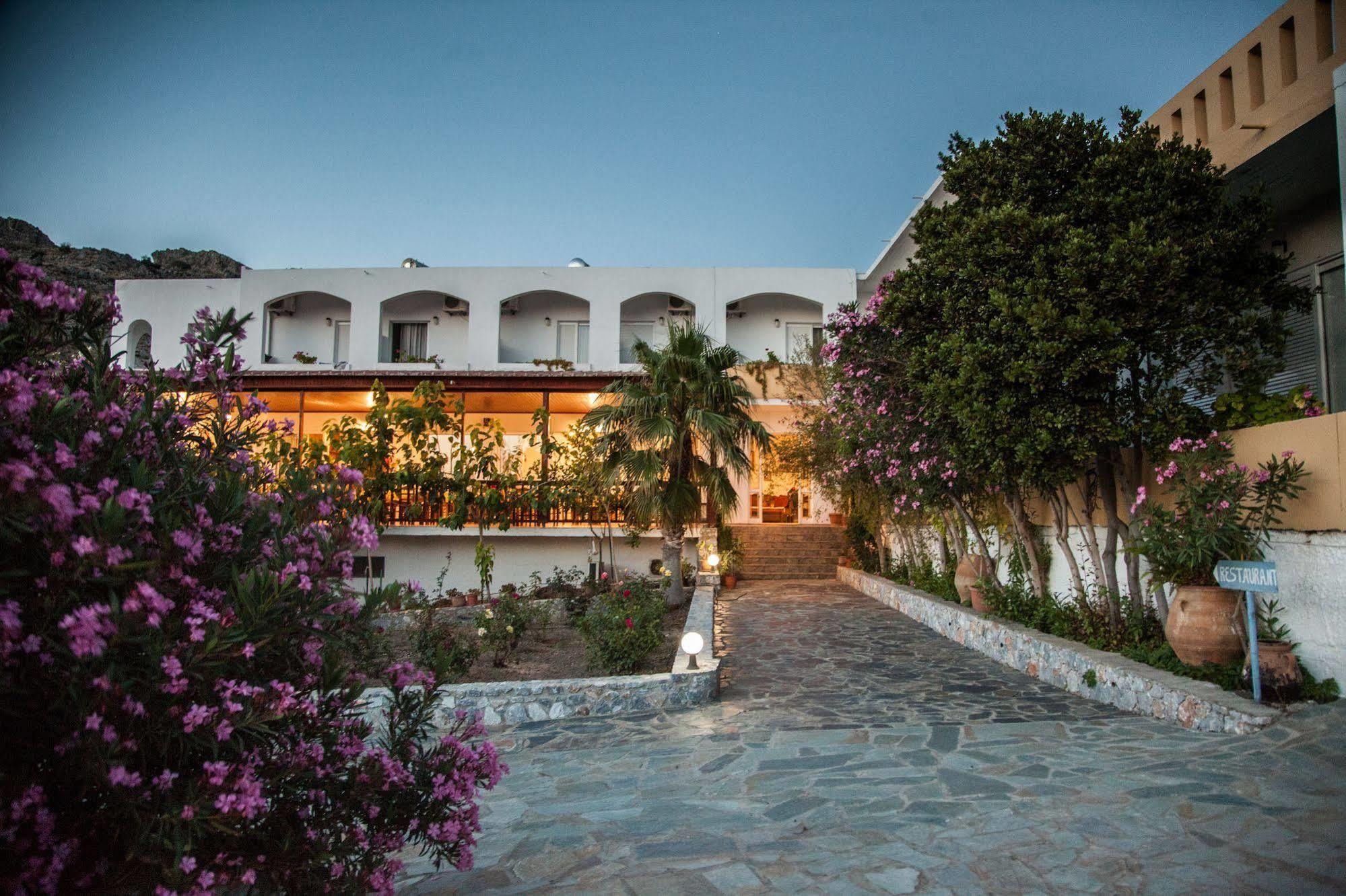 דמנוני Ammoudi Hotel מראה חיצוני תמונה