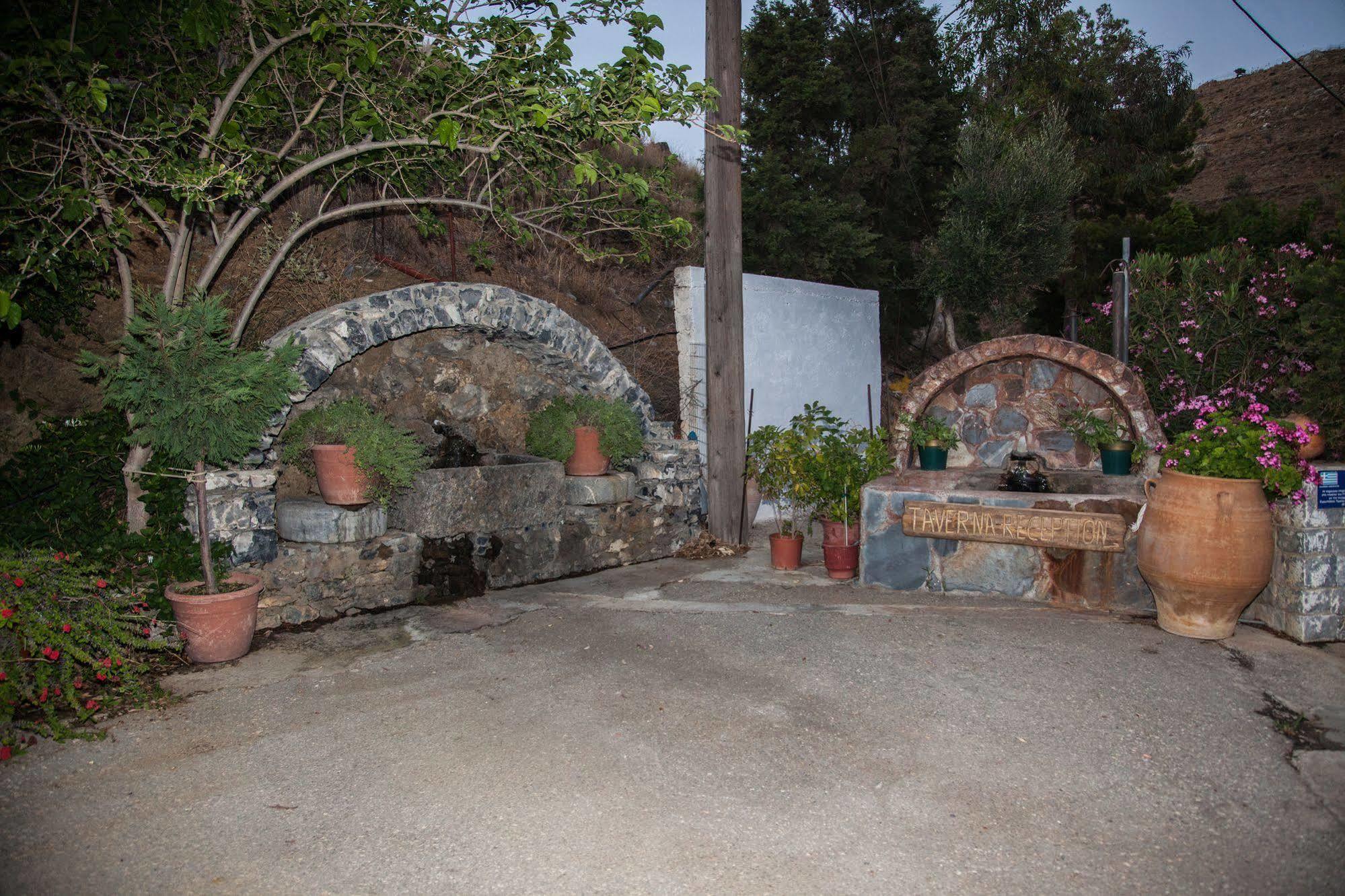 דמנוני Ammoudi Hotel מראה חיצוני תמונה